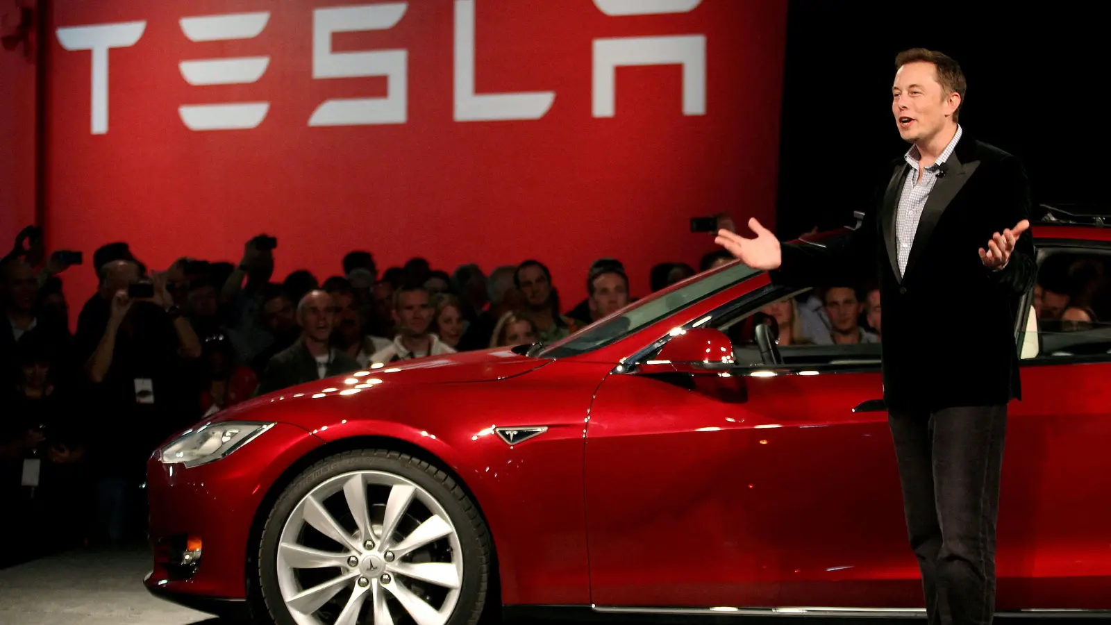 Tesla recalls 40,000 vehicles over power steering issue