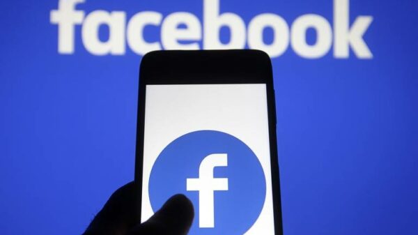 Facebook update gives users control over feeds