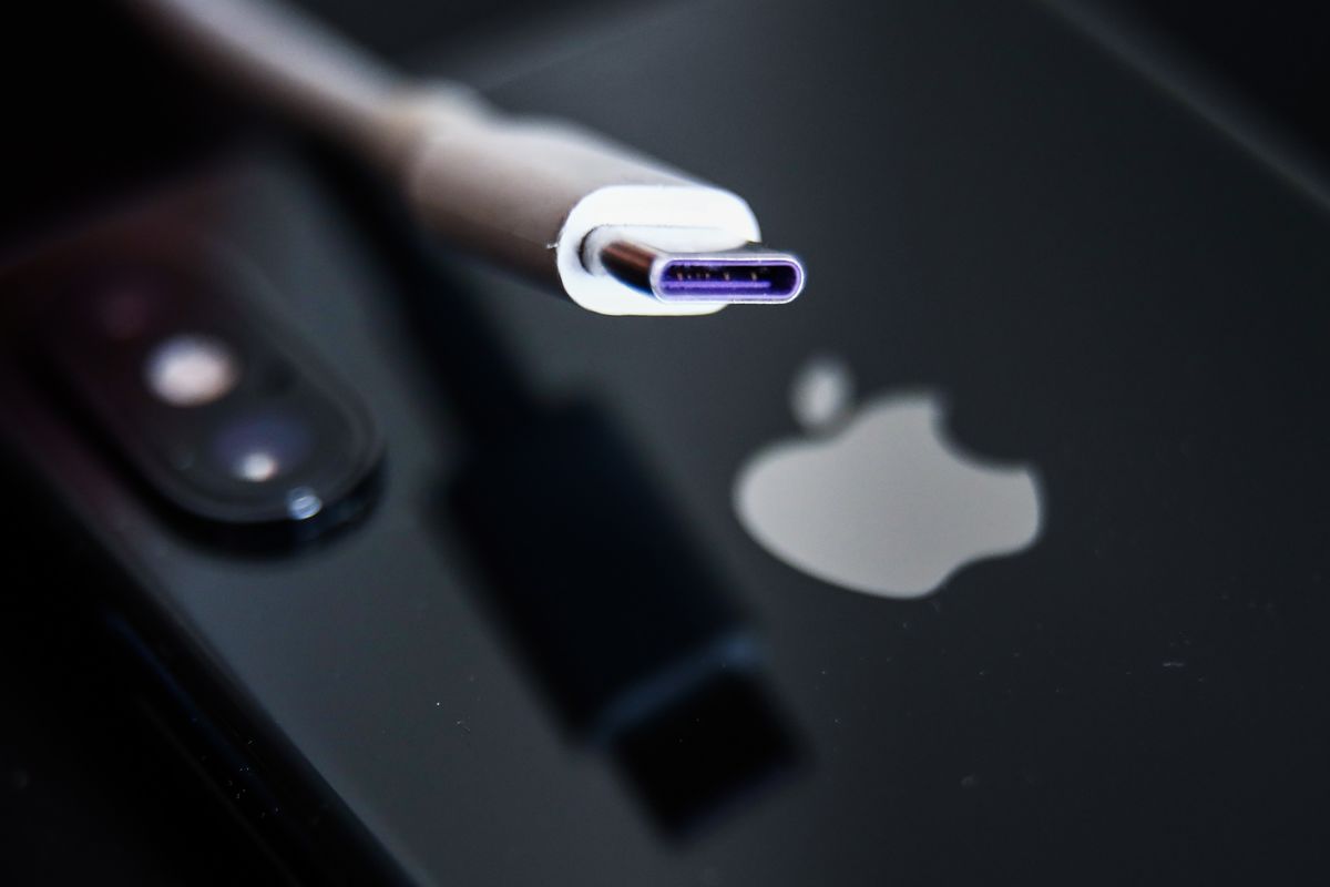 iPhones to get USB-C by 2024 - Apple