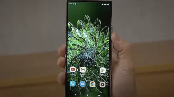 Motorola unveils rollable device demo
