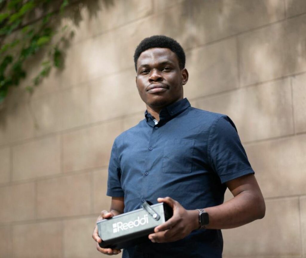 Nigerian entrepreneur solves electricity problems with solar-powered batteries