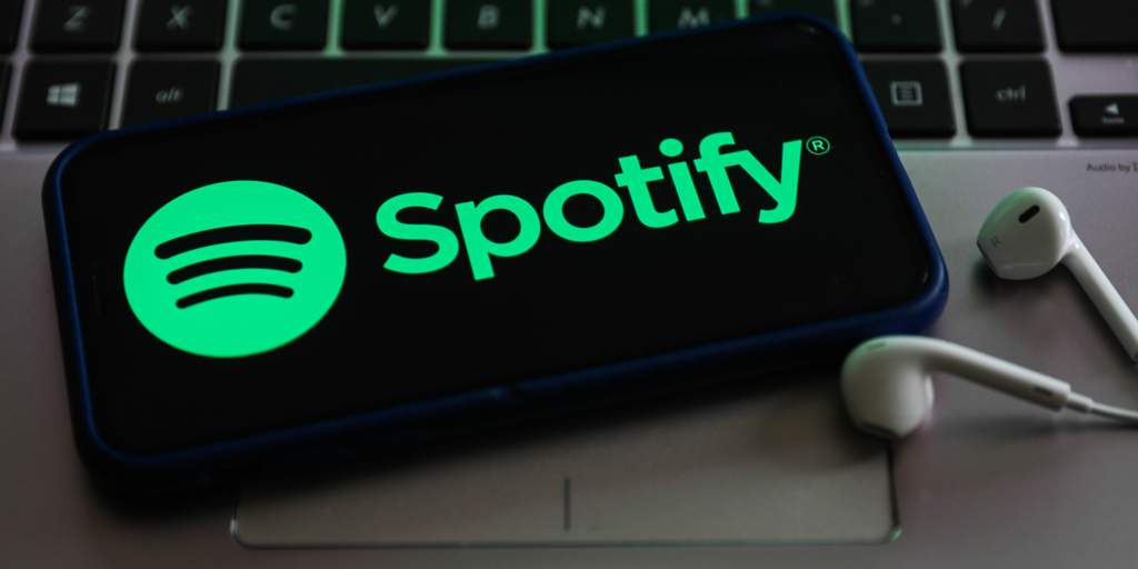 Spotify investigates downtime reports