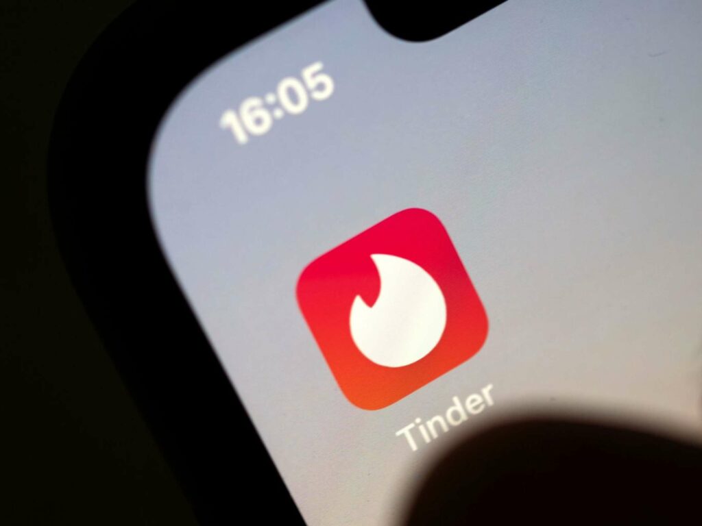 Tinder to adopt AI and video selfies for verification